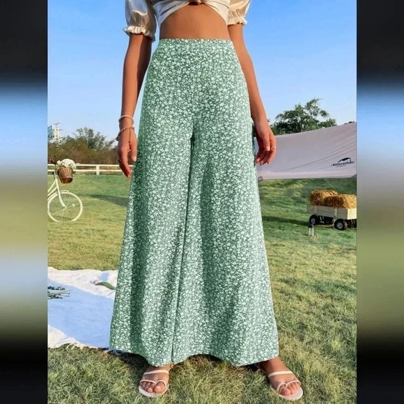 Ditsy Floral Print High Waist Wide Leg Pants - Picture 5 of 6